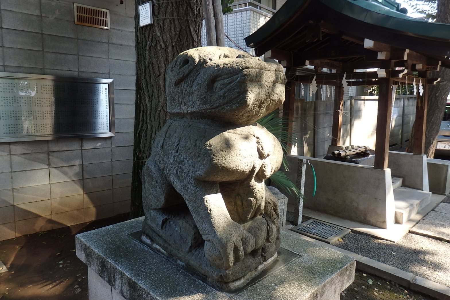 穏田神社の狛犬
